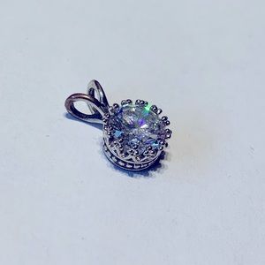 ❄️3/$20❄️Vintage Silver Tone Costume Diamond Pendant
